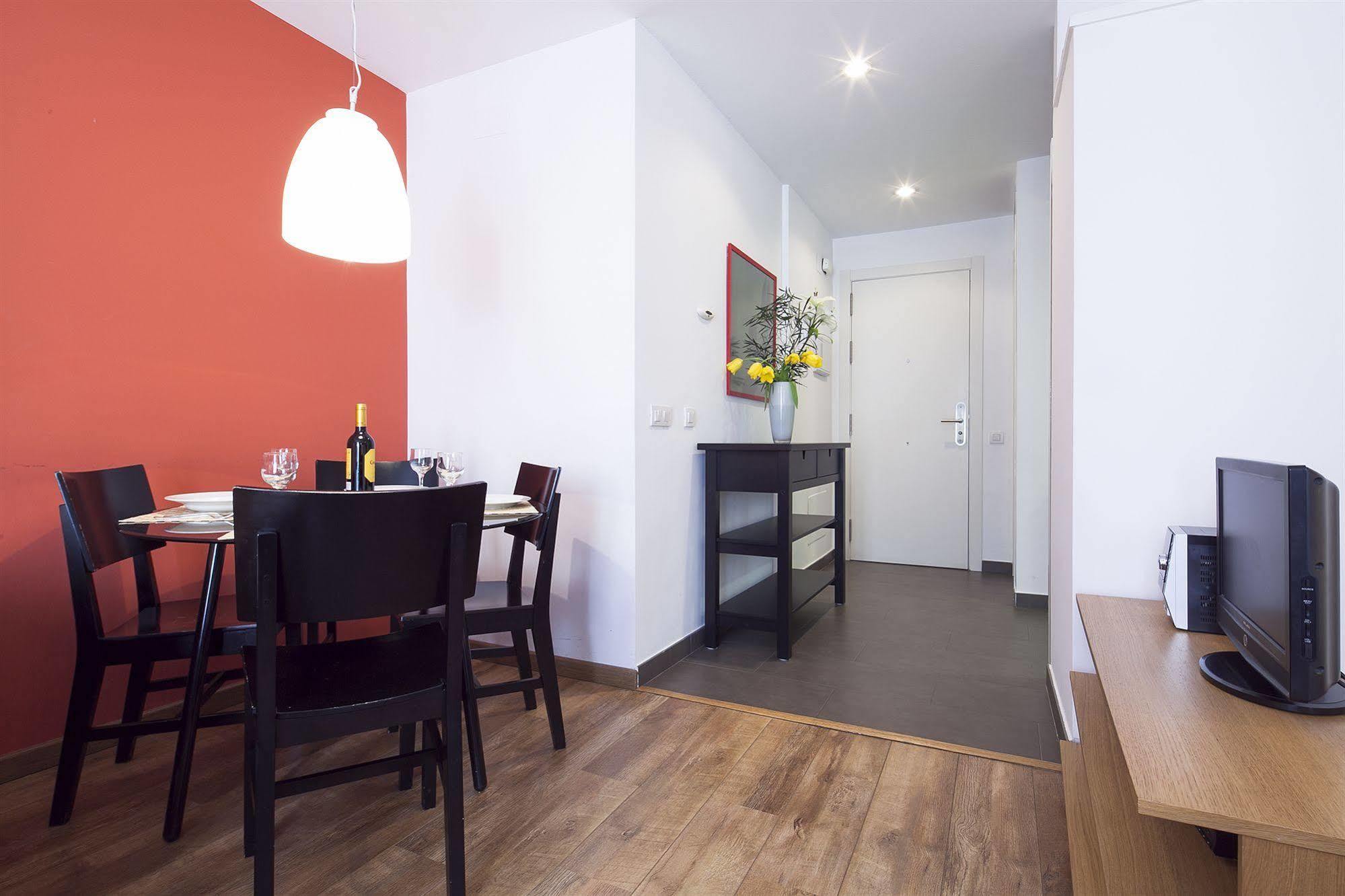 Inside Barcelona Apartments Sants מראה חיצוני תמונה