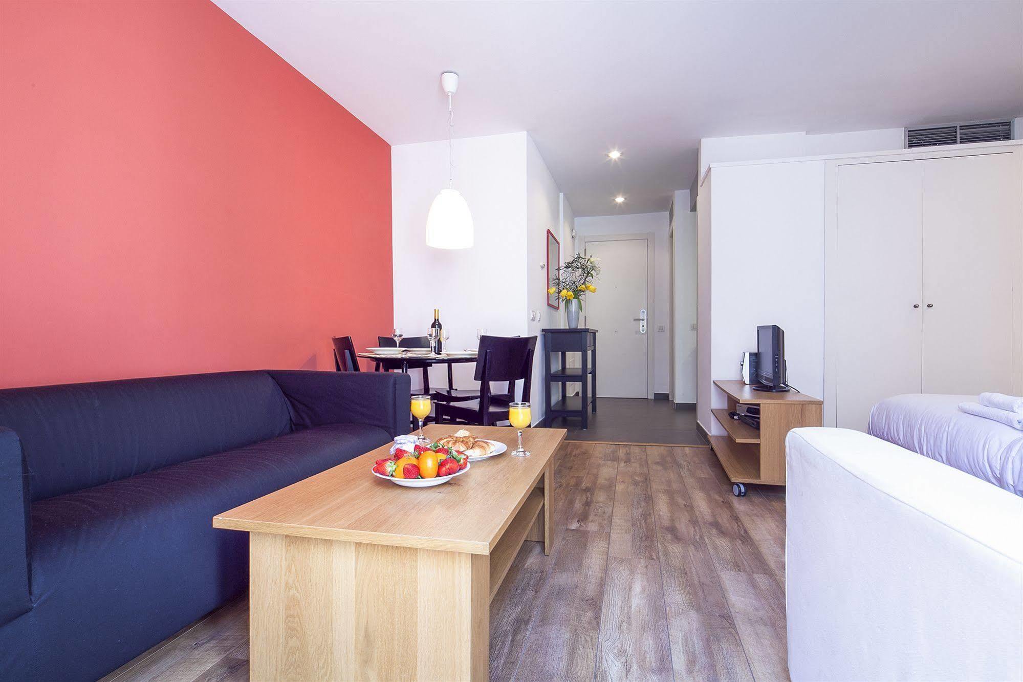 Inside Barcelona Apartments Sants מראה חיצוני תמונה