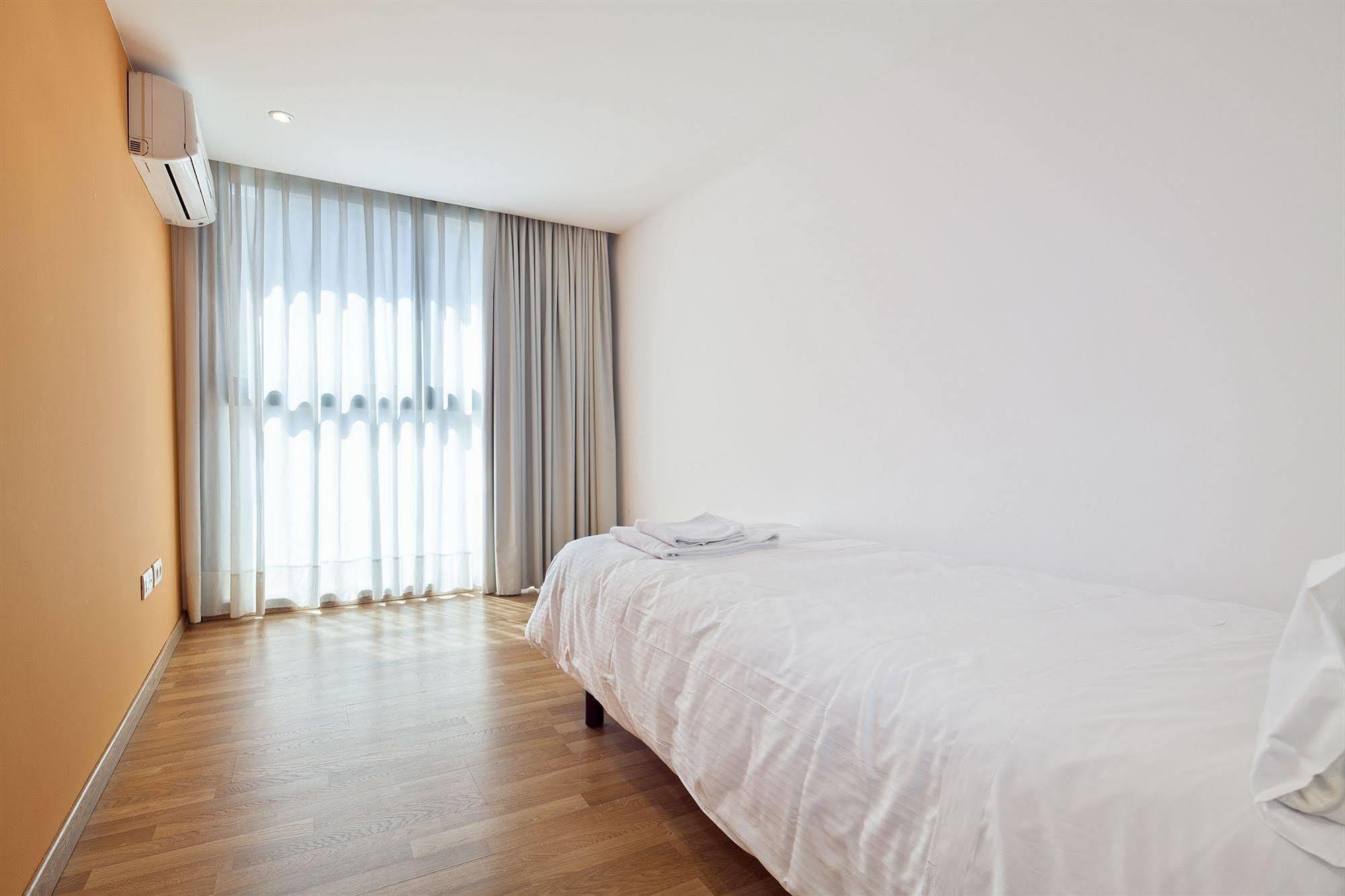 Inside Barcelona Apartments Sants מראה חיצוני תמונה